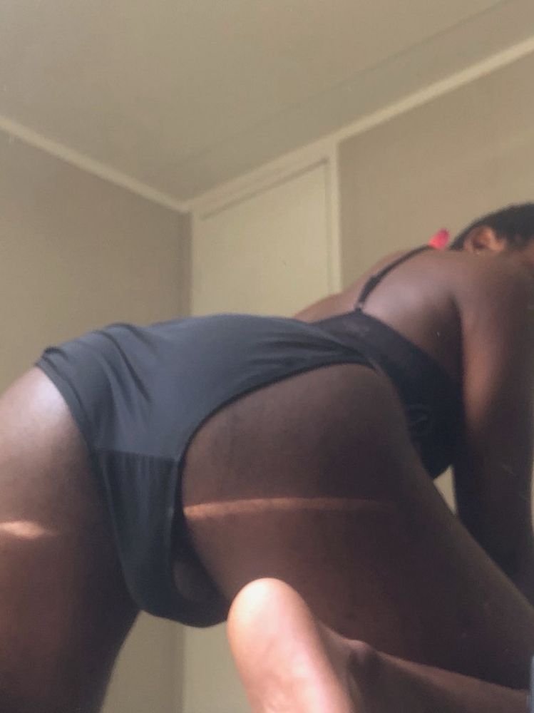 Light Pedding poses in a black crop top and black bikini highlighting their muscular and imposing physique, as well as their barely contained Gock that dare any true perverse mind to bear witness to. 

#goonsky #nsfw #transporn #femboy #skeetafterdark #sw #realnsfw #femme #roleplay 
#FemmeDomme #sissytrainer 