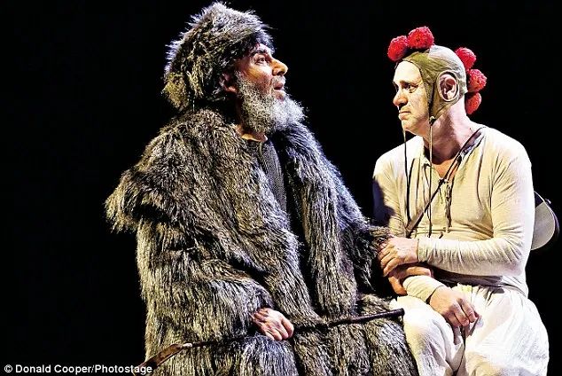Antony Sher as King Lear and Graham Turner as Fool in 2016 Royal Shakespeare Company production of King Lear