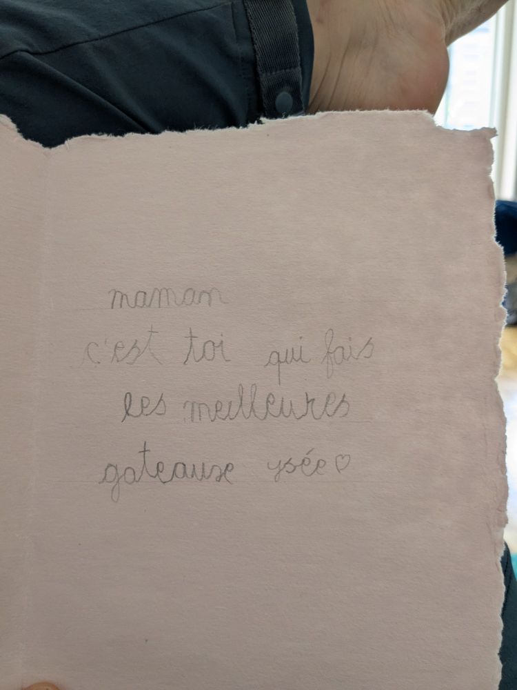 Carte écrite à la main par une enfant de 6 ans : maman, c'est toi qui fait les meilleurs gateaux