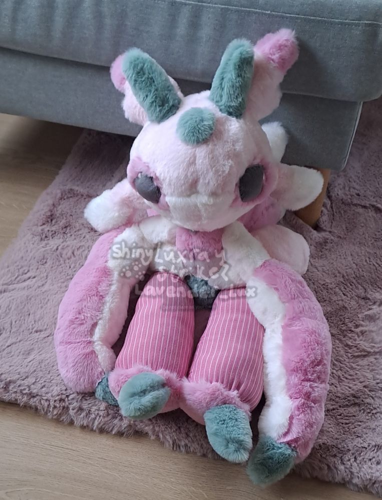 Big (40 cm) fluffy comfy friends style Lurantis plush handsewn by me