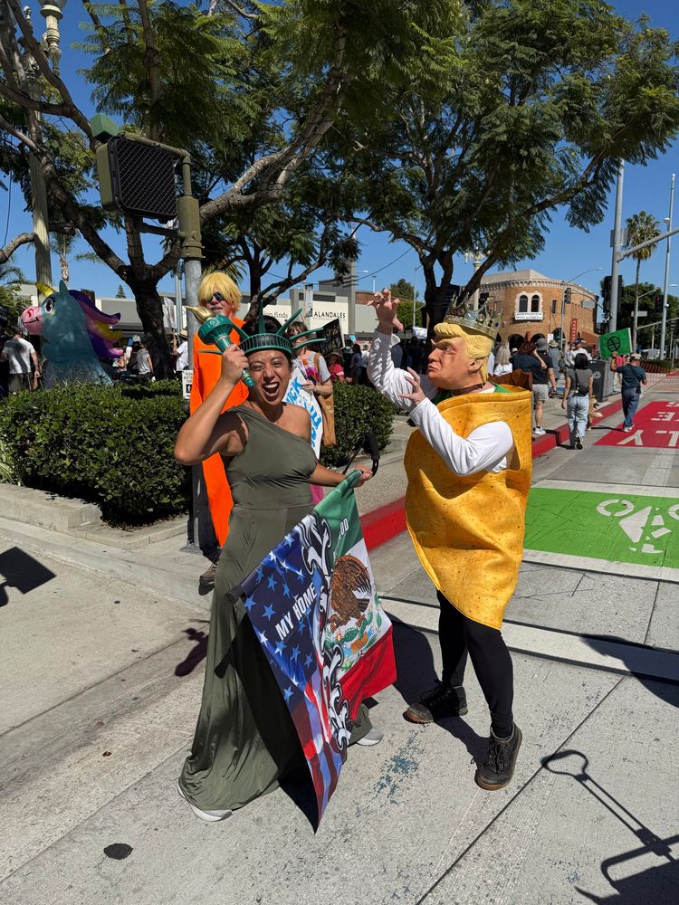 Taco Trump fighting Lady Liberty