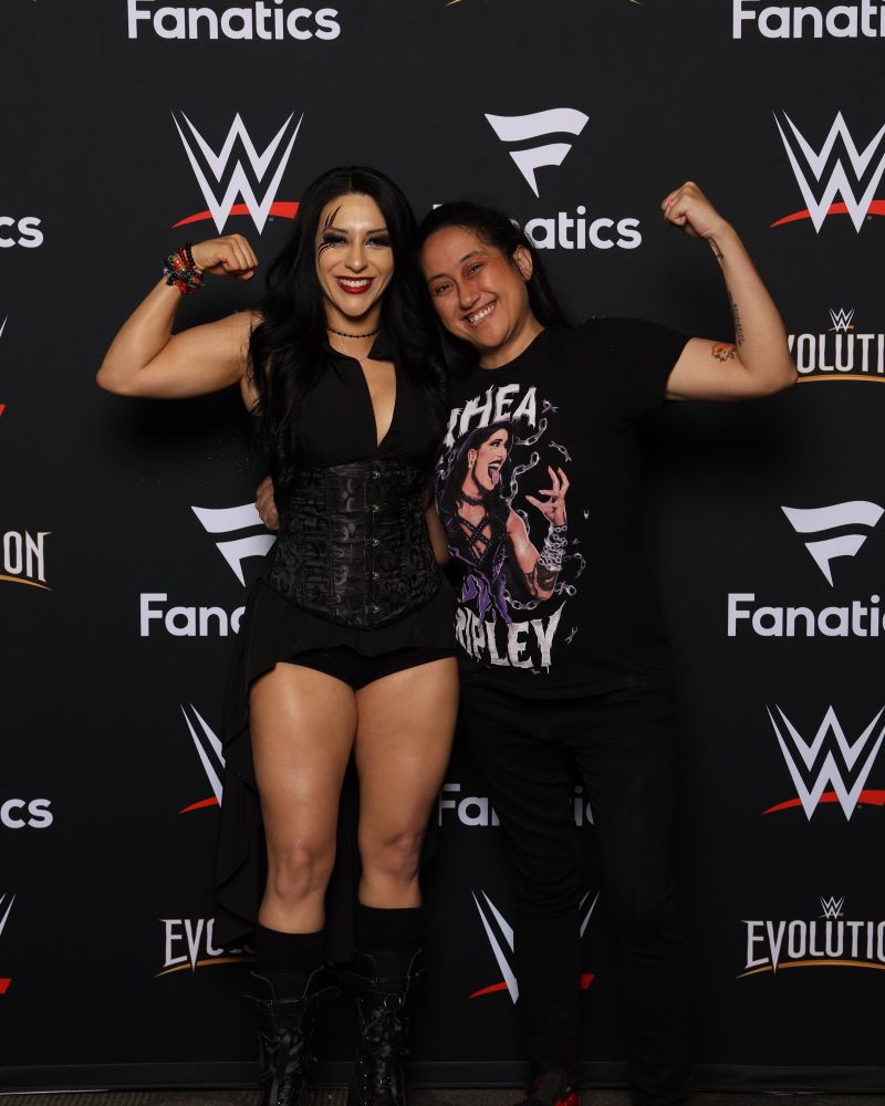 stephanie vaquer photo op