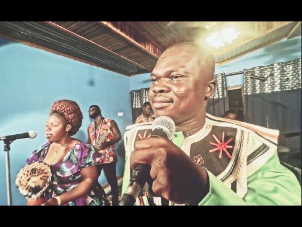 Alogte Oho & His Sounds of Joy  - Fo Yunne Wana (at Joy Sound Studios, Kumasi)