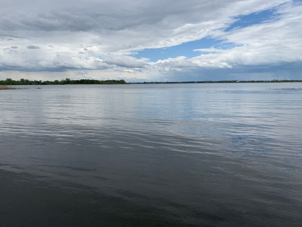 Fleuve saint-Laurent vers Montréal vue du Parc Boucherville 