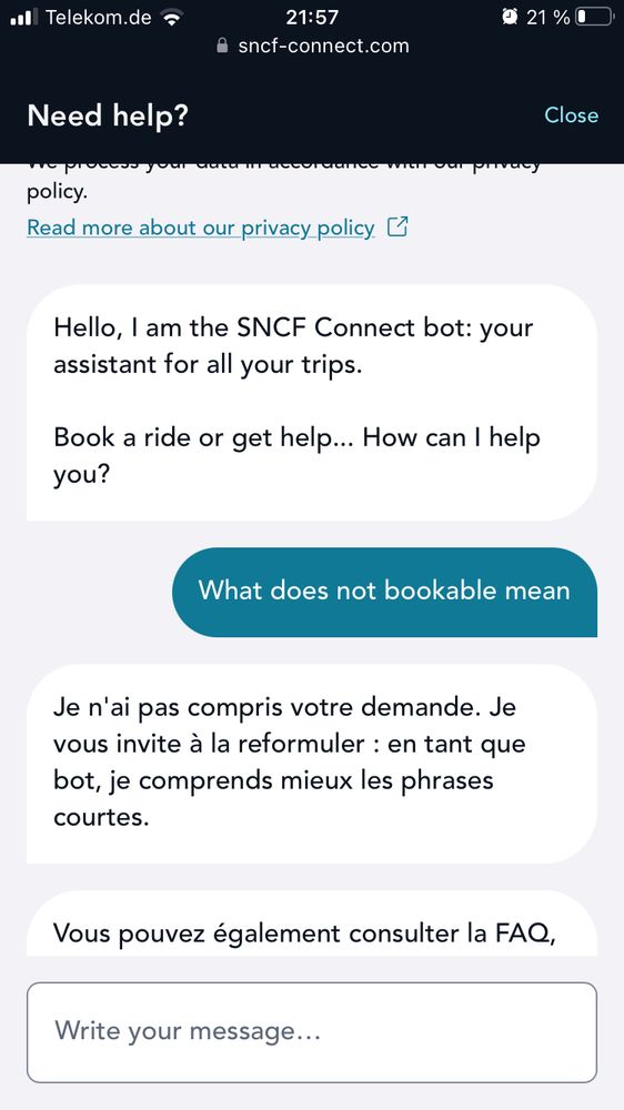 Ein bot der französichen Eisenbahngesellscht fragt auf Englisch, womit er helfen kann. Auf eine englische Frage antwortet er auf französisch, das er nicht verstanden habe, und rät zum Lesen der FAQ. 
