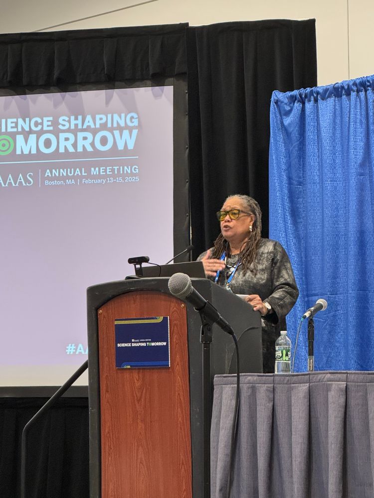 HSS President Evelynn Hammonds at podium 