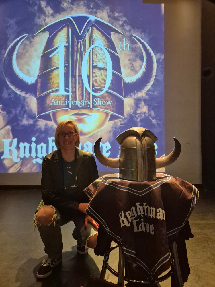 Fiona Dixon with Knightmare helmet with Knightmare Live backdrop