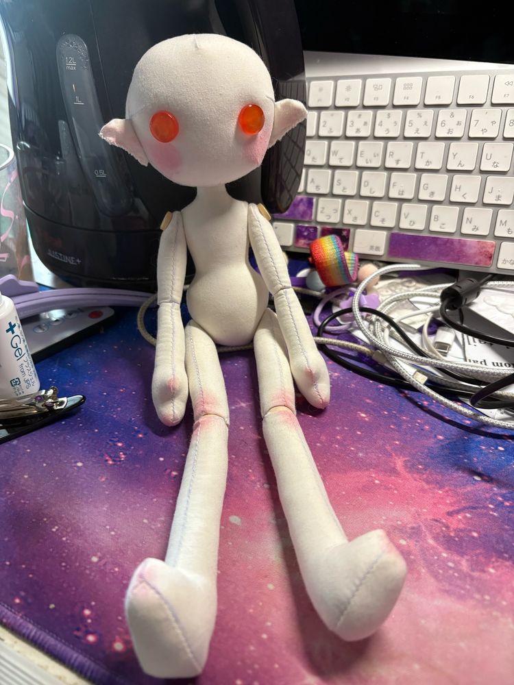 Same ragdoll but bald. You can see the full body in this photo. 