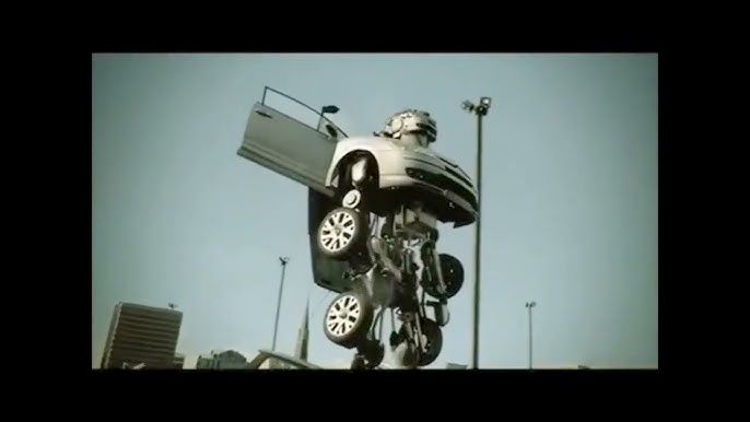 Screenshot from the Citroen C4 advert.
