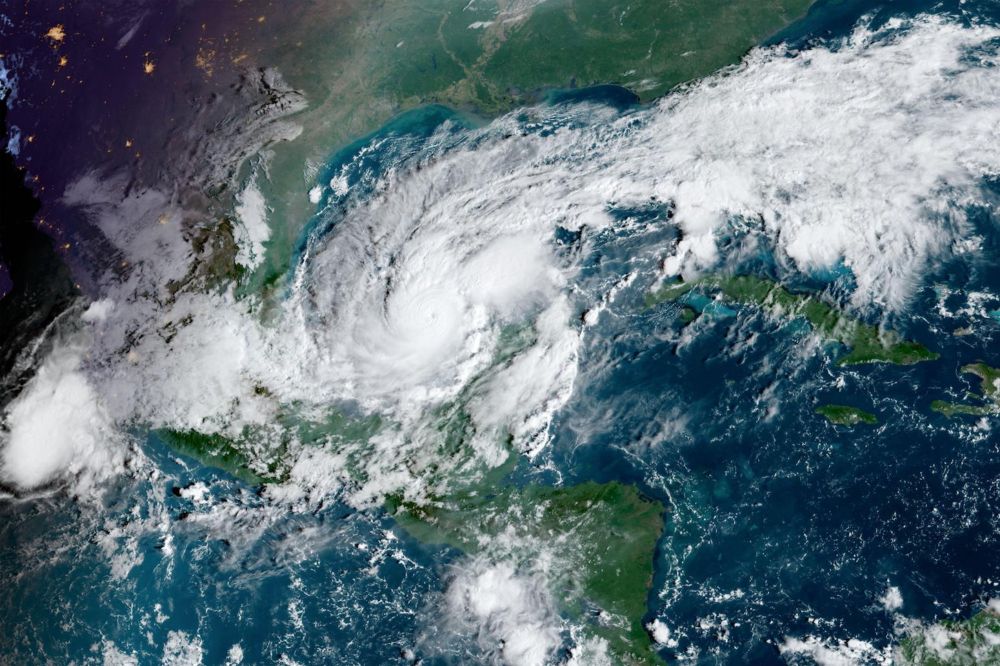 Explainer: How hotter oceans can fuel more intense Atlantic hurricanes - Carbon Brief