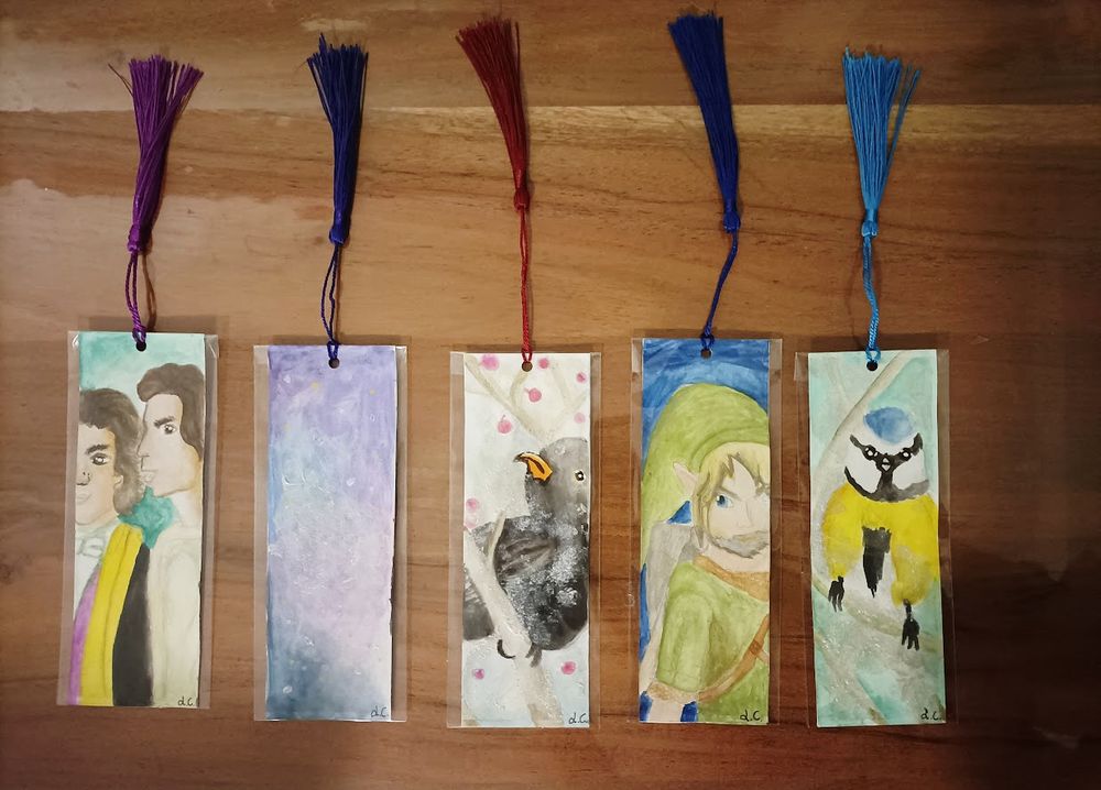 Lesezeichen 1: Dorian Gray und Basil Hallward
Lesezeichen 2: Galaxie (Weltall)
Lesezeichen 3: Amsel im Winter
Lesezeichen 4: Alter Twilight Princess Link
Lesezeichen 5: Blaumeise im Frühling