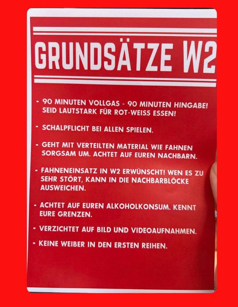 Der besagte Flyer mit den „Grundsätzen“

Neben normalen Punkten eben auch „Keine Weiber in den ersten Reihen“