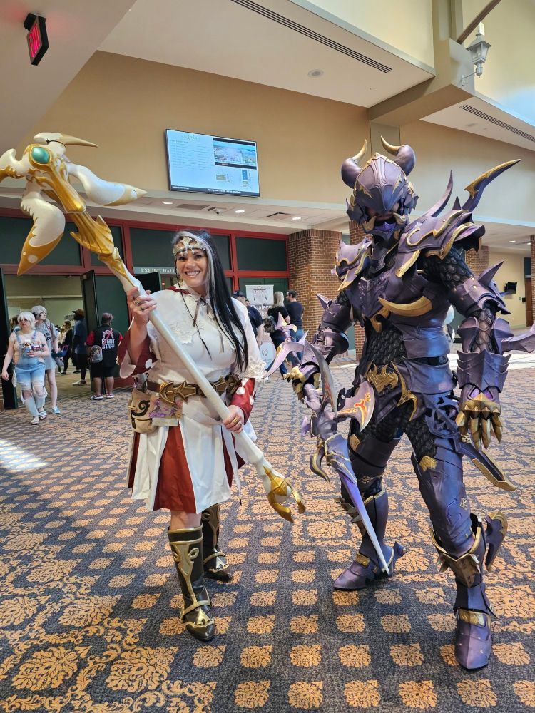 White Mage and Dragoon cosplays