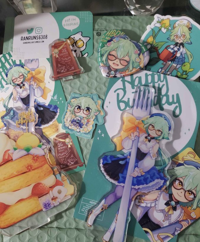 everything by @/ranruns except the sticker in the top right which is by meeee :3
