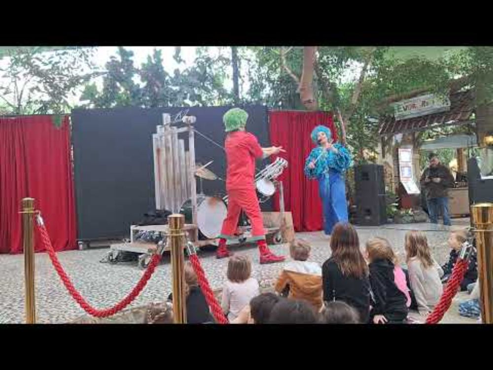 Orry & Friends en de muziekmaakmachine Deel 1