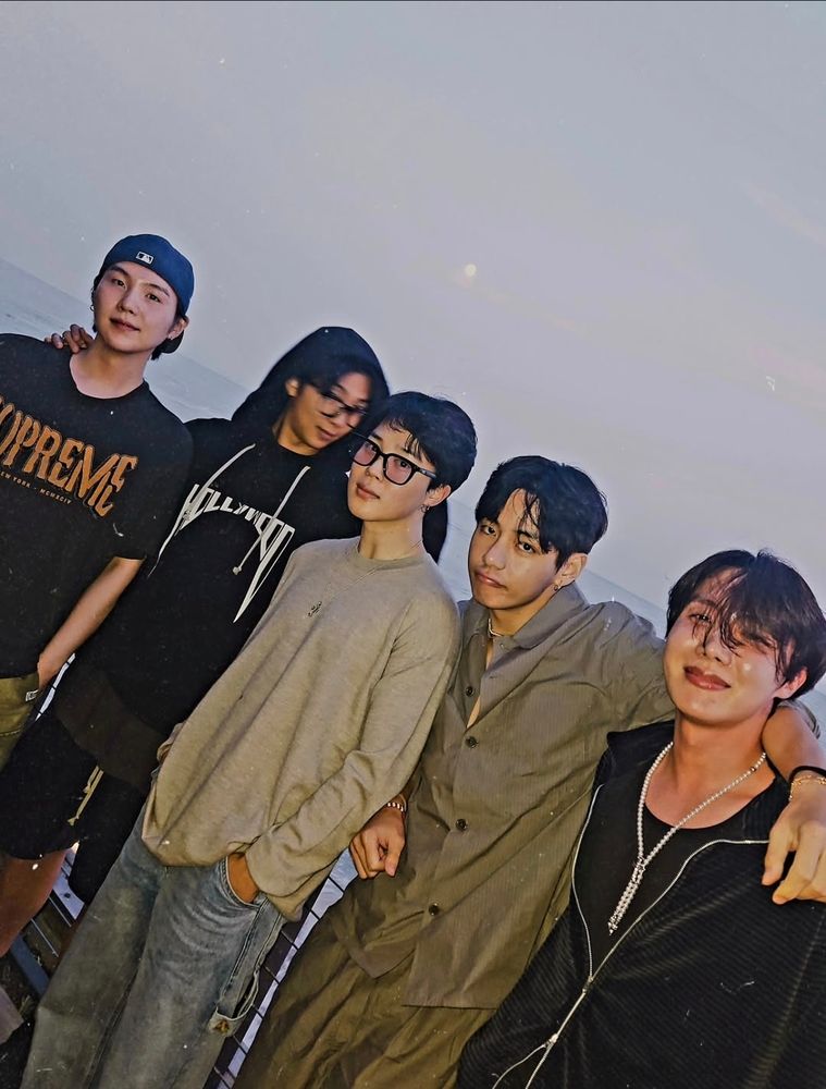 Yoongi (!!), namjoon, jimin, taehyung, and hobi out for dinner together in LA, they pose together standing with their arms around each other and are like the HYYH pictures all grown up and I'm sobbing
