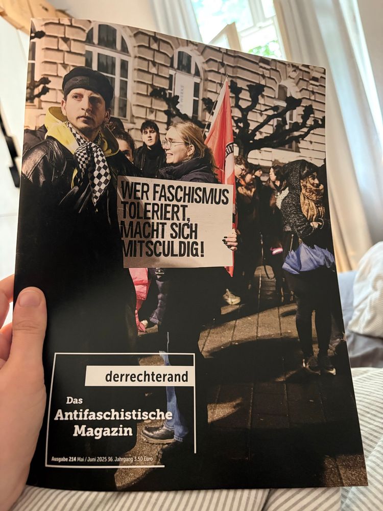 Cover aktuelle Ausgabe von ,Der rechte Rand‘