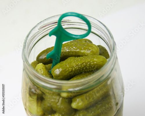 photo de la petite anse de la petite paniere à cornichons des bocaux à cornichons QU'ON ESSAIE DE SUPPRIMER !!!!!