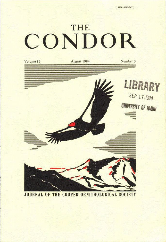 Couverture du Journal of the Cooper Ornithological Society “The Condor”, N°86, volume 3, août 1984.
Illustration: Un condor, ailes noires et tête rouge, plane au-dessus des montagnes.
Exemplaire de la bibliothèque de l’université de l'Idaho tamponné du 17 septembre 1984.