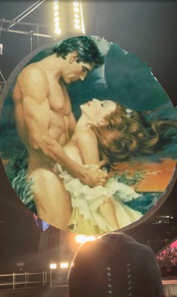 The couple from Tender is the Storm caught in the Coldplay kiss cam