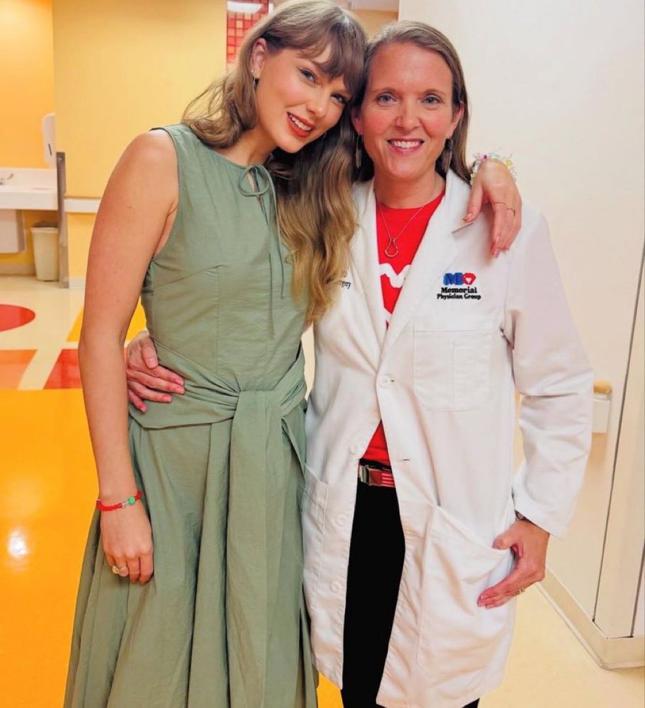  Dr. Jill S. Whitehouse and Taylor Swift during her visit to the children hospital