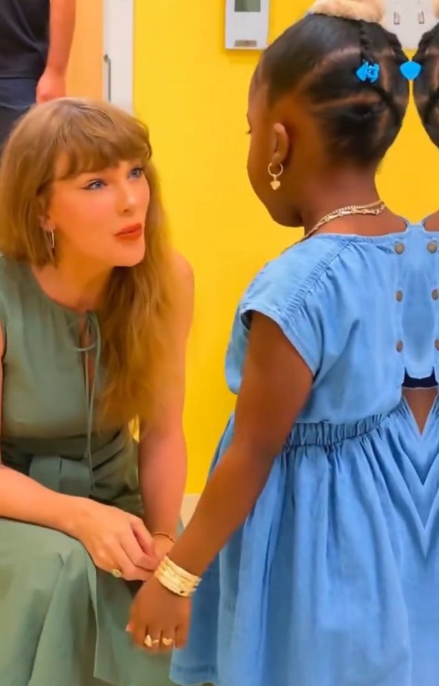Taylor with a patient at the Hospital!🩵