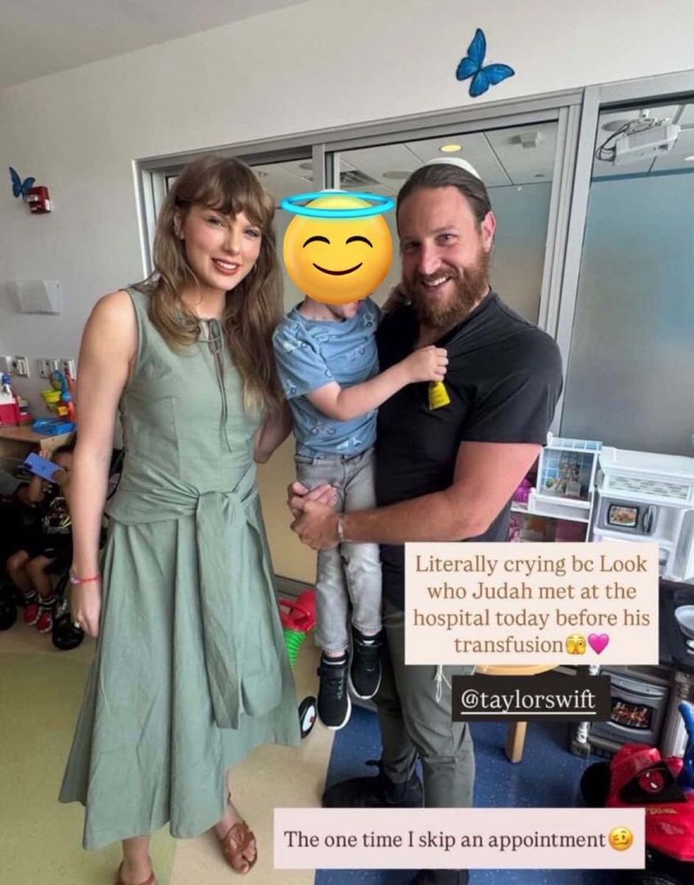 📷| Taylor visiting a hospital recently
