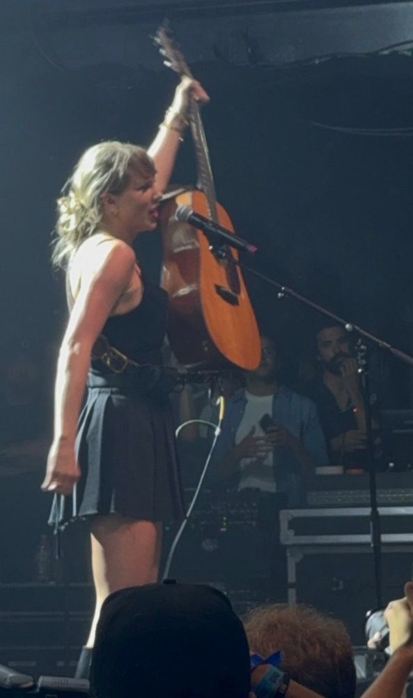 Taylor Swift performing at the TEU concert tonight in Nashville 🥹!