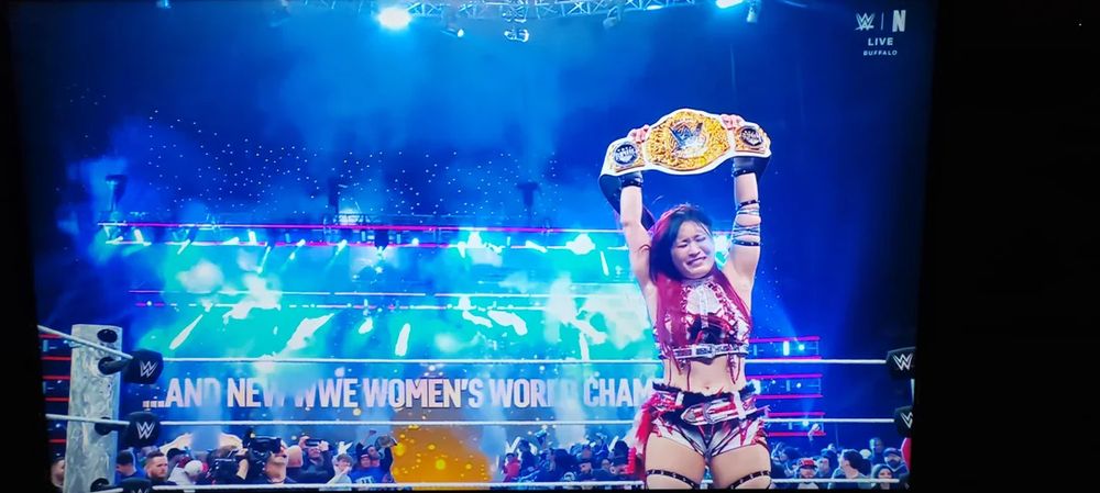 IYO SKY WINS WWE WOMEN'S WORLD CHAMPIONSHIP RAHHH