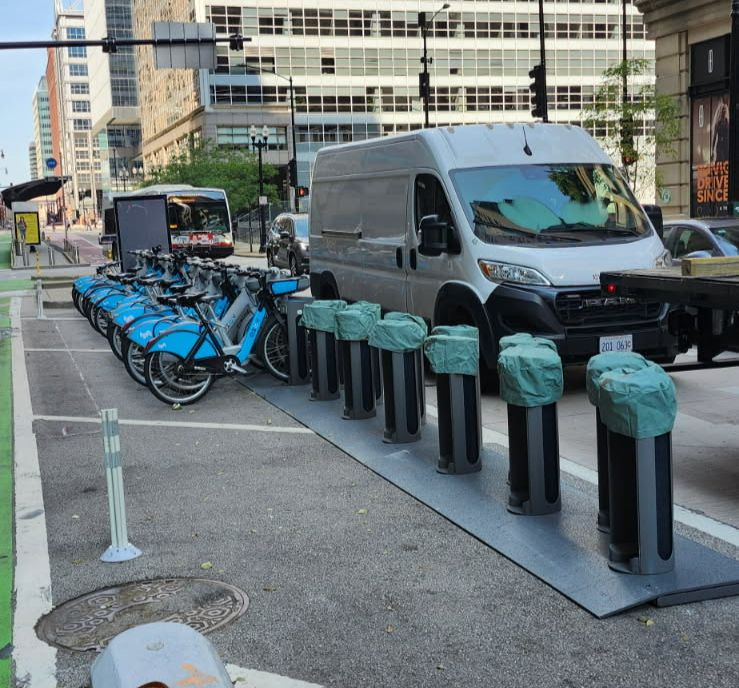 12 new docks being added to the on street densified Divvy station at Washington & Franklin