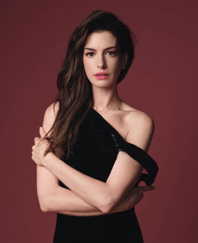 Image of Anne Hathaway. 