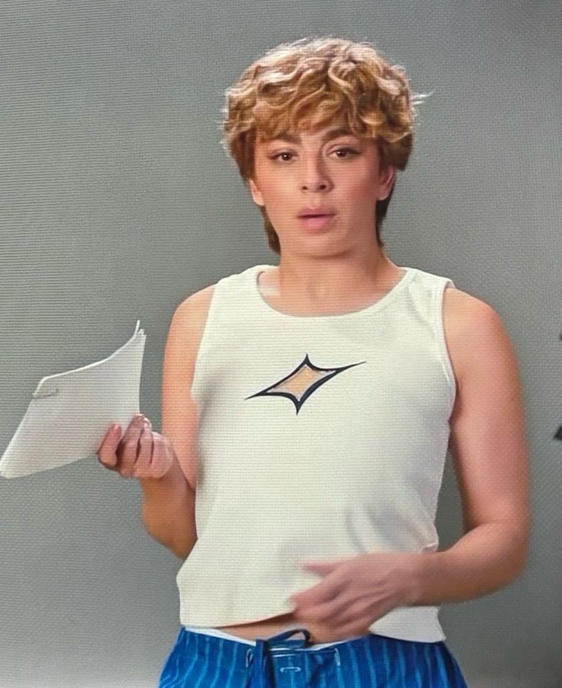 Charli xcx dressed up as Troye Sivan on SNL. 