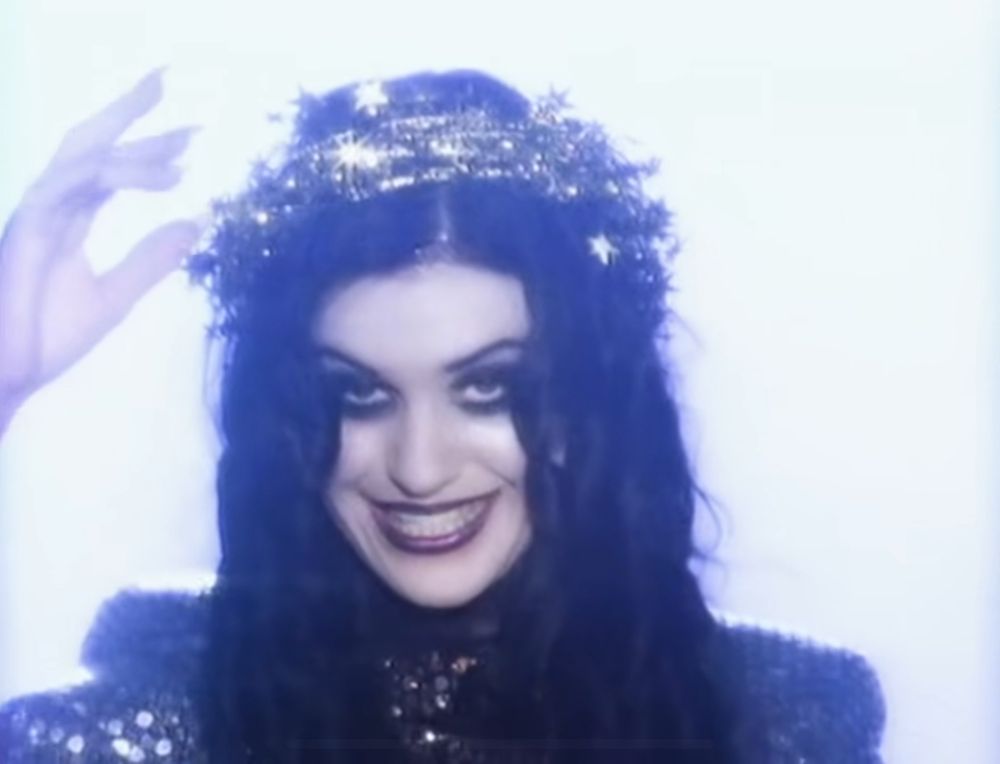 Siobhan Fahey camping it up as the angel of death