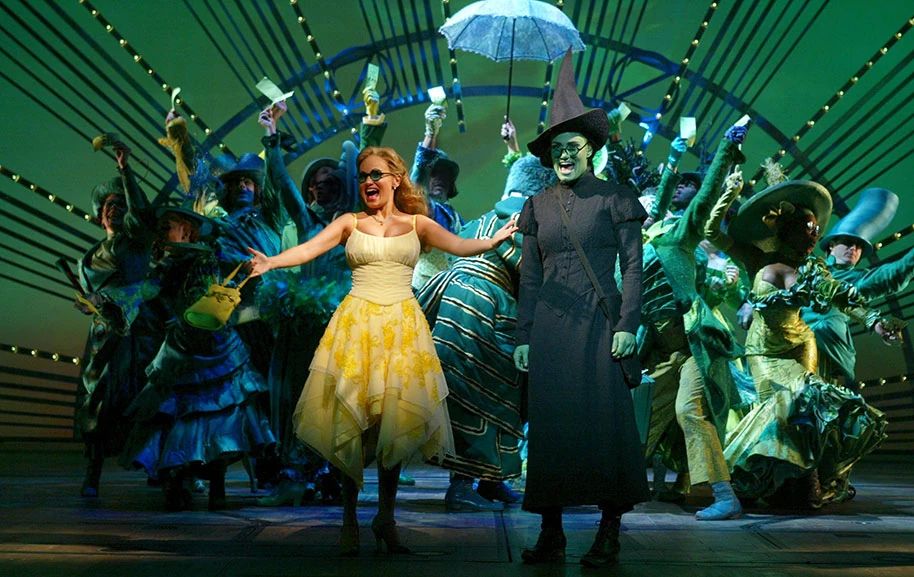 The original Broadway cast of Wicked on stage