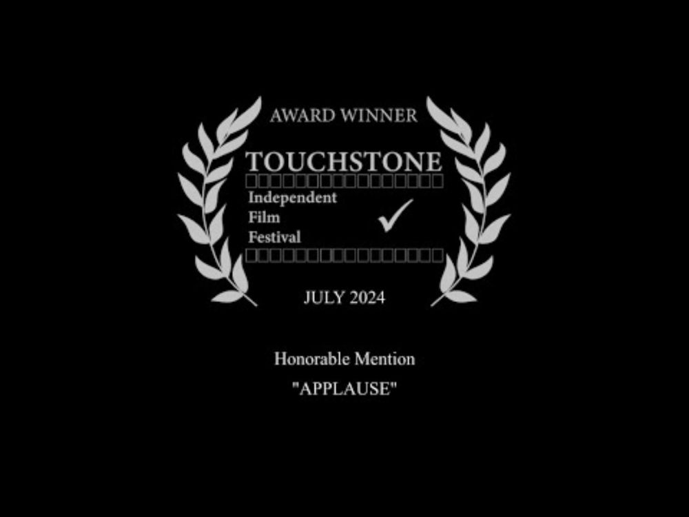 APPLAUSE (TRAILER) DIRECTED BY KAT SPARKS (UNITED STATES)