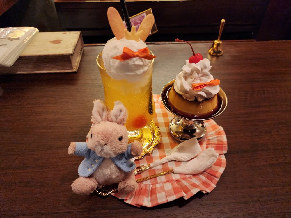 童話喫茶アリス　推し活セット(オレンジ)とピーターラビット