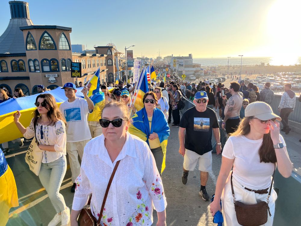Crowds of Ukraine supporters fill the Santa Monica pier