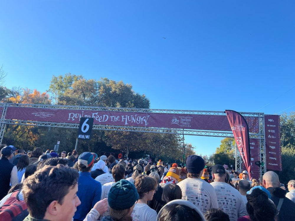 Crowd just before the start