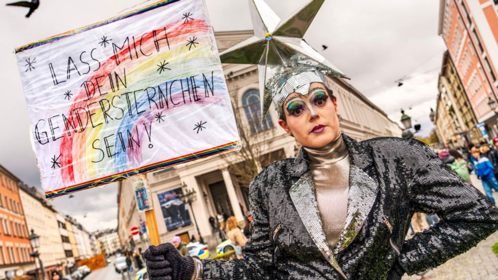 München: Demo gegen Genderverbot – »nichts spaltet die Gesellschaft so wie die Verbotspartei CSU«