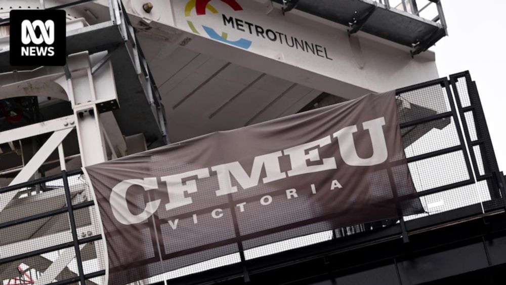 Hundreds of CFMEU officials out of work as union officially placed under administration