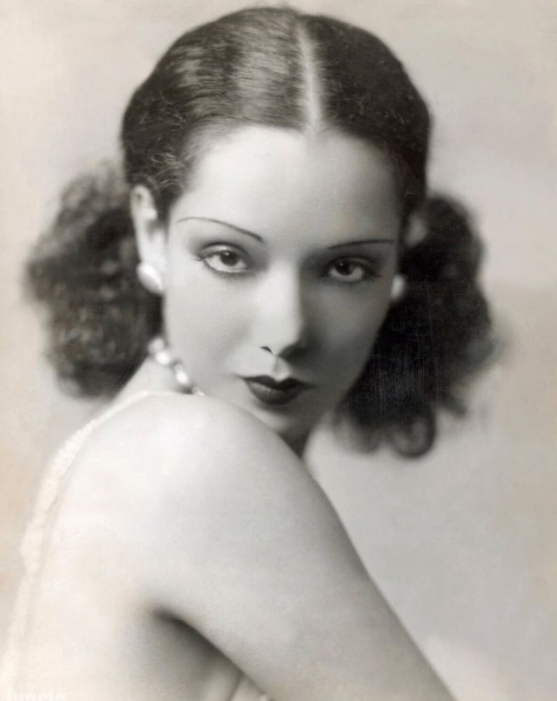 Old black and white photo of Lupe Vélez