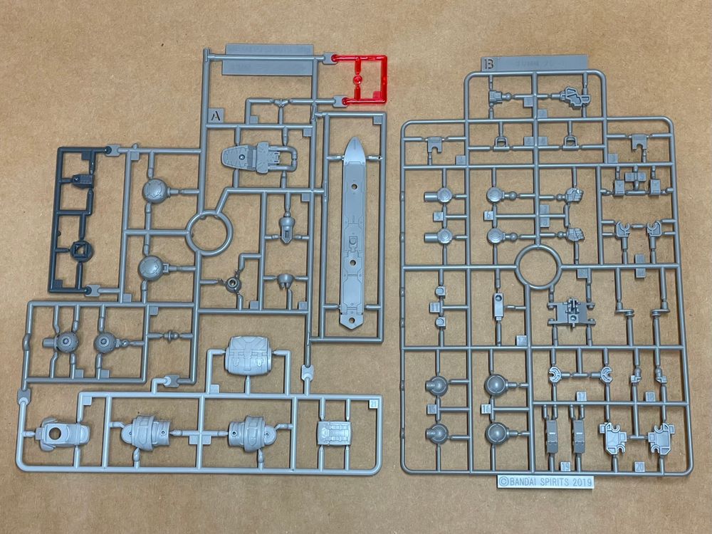 AランナーとBランナー。スキー板は3ヶ所に穴が開いてます。スノーモービルとかにも出来るんでしょうか？