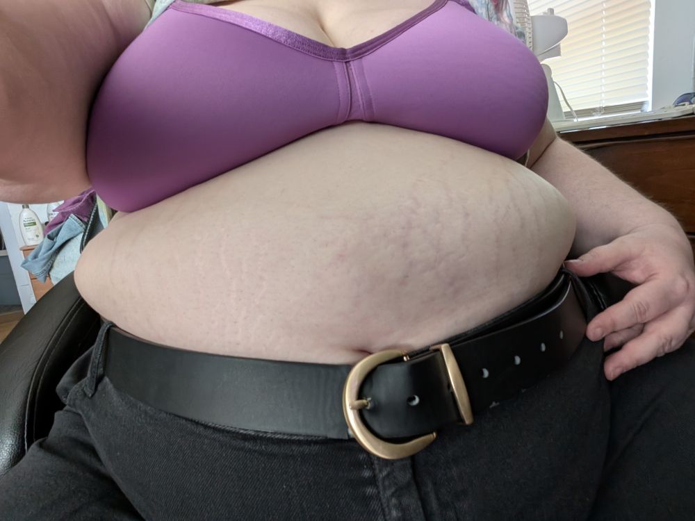 An ocean of fat ready to burst out of pants