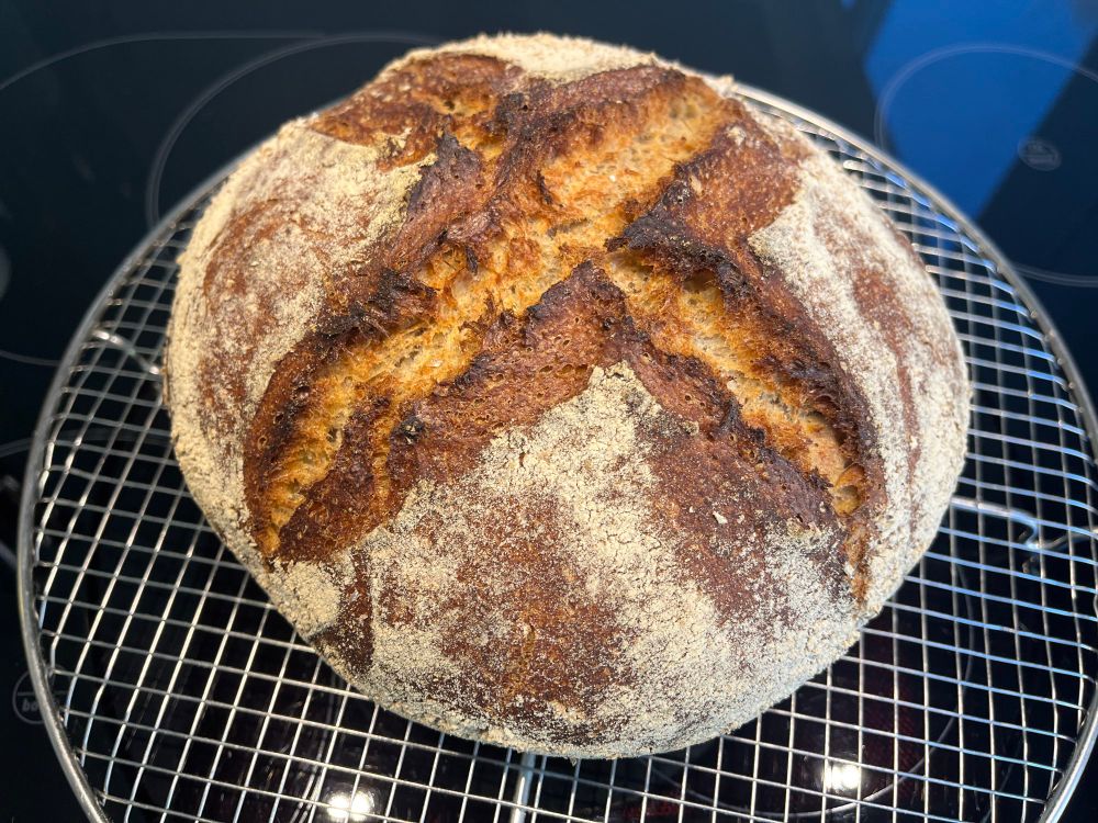 A really good looking sourdough bread. 