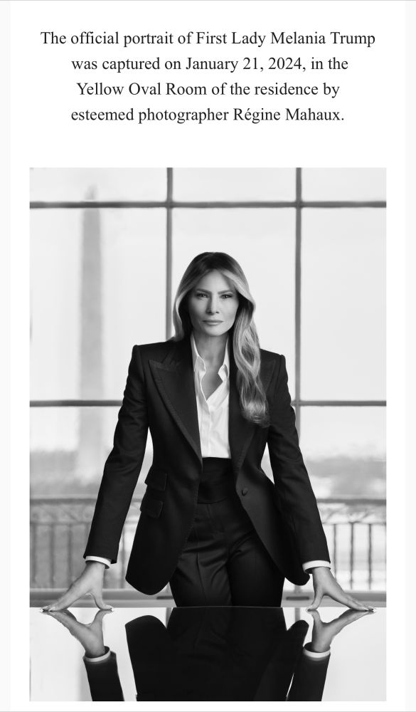 Official portrait of First Lady Melania Trump