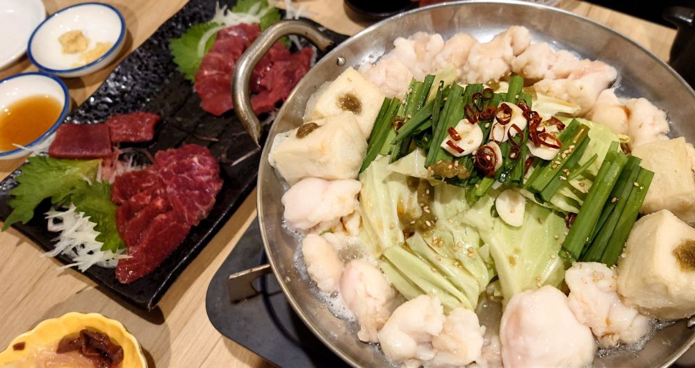 もつ鍋と馬刺し