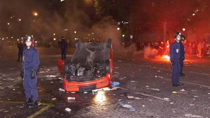 Voiture retournée