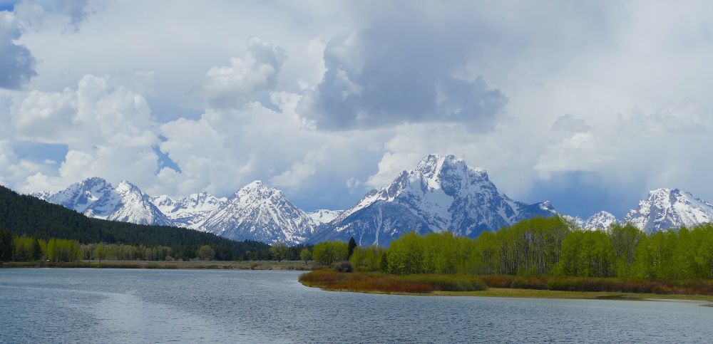 Photo of the Teton Mt Range from Oxbow Bend. 