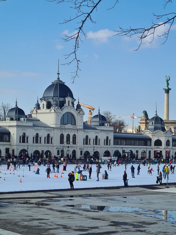 Ice skating in Budapest at 13 C