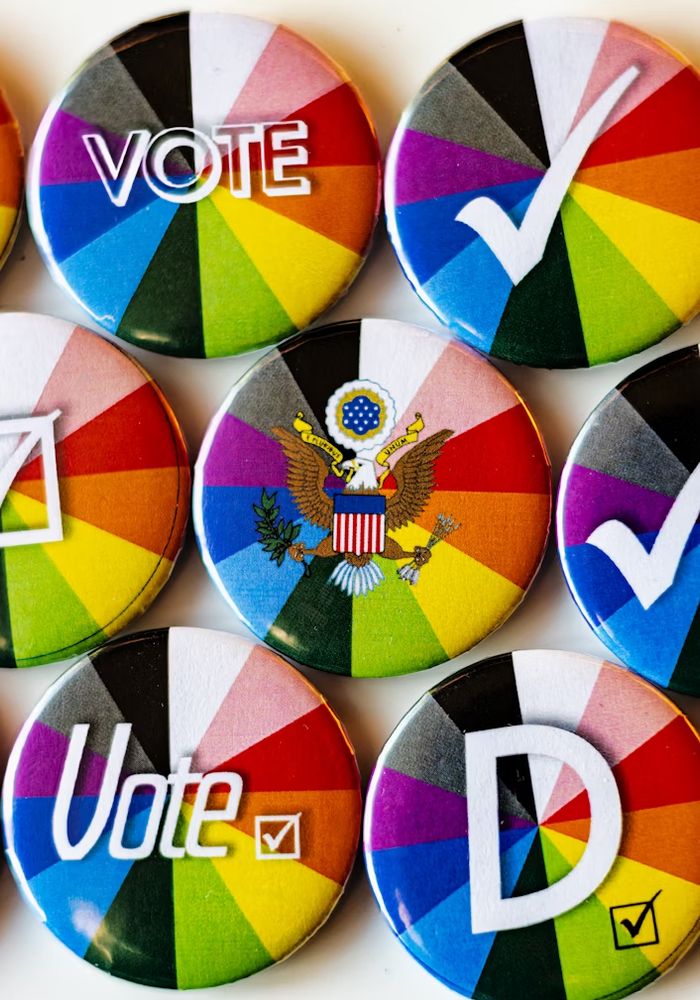 Colorful buttons about elections by Marek Studzinski via https://unsplash.com/photos/a-bunch-of-buttons-with-different-colors-and-symbols-on-them-DTv0eC6527w
